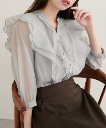 natural couture(ナチュラルクチュール) ラッフルフリルキーネック7分袖ブラウス
