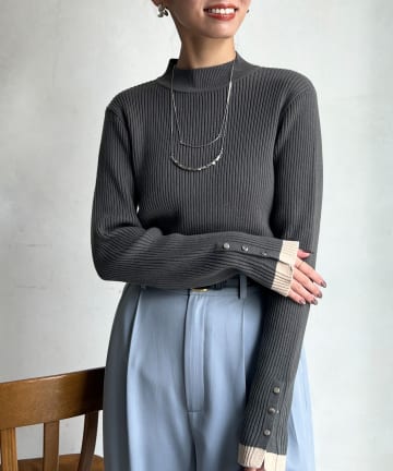 Chez toi(シェトワ) 袖口ボタンハイネックプルオーバー