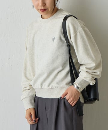 COLONY 2139(コロニー トゥーワンスリーナイン) ハート刺繍スウェットプルオーバー