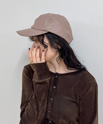 FREDY & GLOSTER(フレディ アンド グロスター) フェイクレザーキャップ