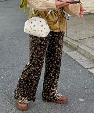 アソート柄ベロアフリルパンツ〈ドット／フラワー〉