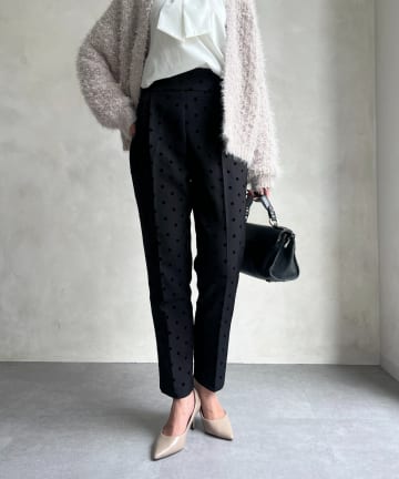Chez toi(シェトワ) 【セレモニー対応可】フロッキードットテーパードパンツ
