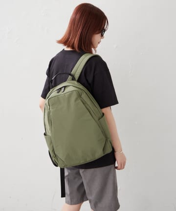 BIRTHDAY BAR(バースデイバー) 撥水ナイロンマルチポケットリュック／13ポケット