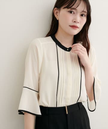 natural couture(ナチュラルクチュール) 【WEB限定】ピンタックフレアカフス袖ブラウス