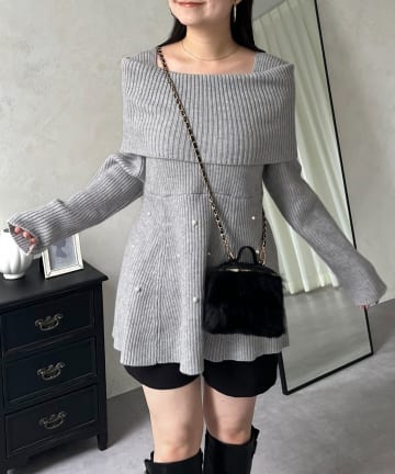 prose verse(プロズヴェール) 【静電気防止】裾パールオフショルペプラムニット