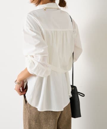 Jena　espace merveilleux(ジェナ　エスパスメルヴェイユ) バックタブストライプシャツ