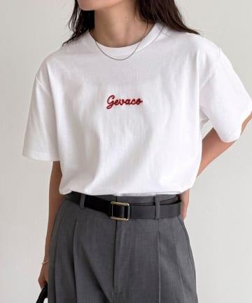 FREDY & GLOSTER(フレディ アンド グロスター) 【GEVACO】ワンポイントロゴチェーン刺繍半袖Tシャツ