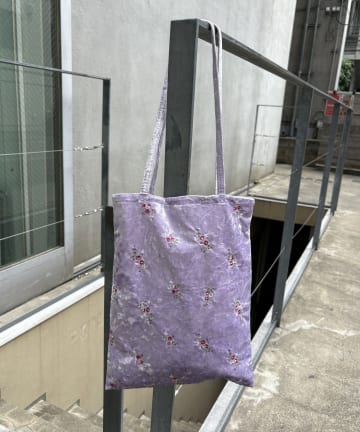 Lattice(ラティス) 花柄ベロアトートバッグ