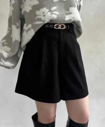 Thevon.(ゼヴォン) タックハーフパンツ