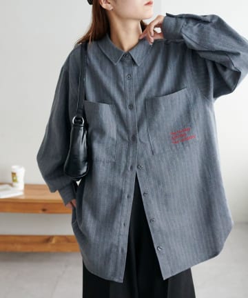 DISCOAT(ディスコート) 【WEB限定】ポケットロゴ刺繍オーバーシャツ