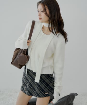 Chico(チコ) チョーカー付きラウンドボタンコンパクトカーディガン