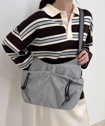 FREDY & GLOSTER(フレディ アンド グロスター) ドロストポケットサテンショルダーバッグ