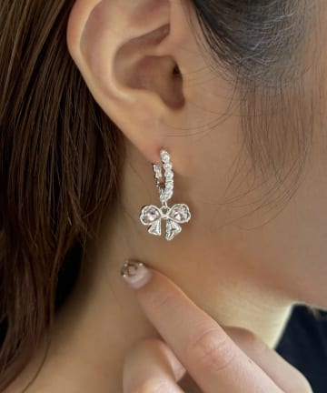 Lattice(ラティス) リボンパールピアス