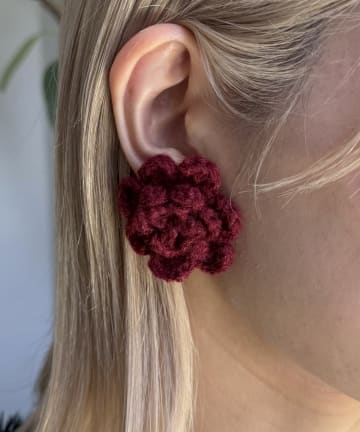 Lattice(ラティス) ニットフラワーピアス