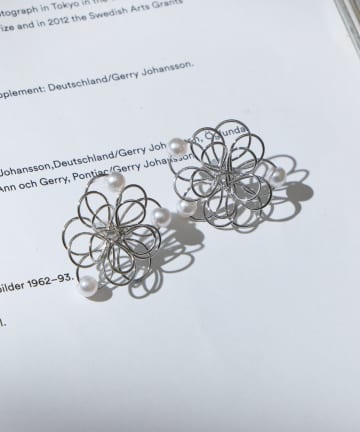 Lattice(ラティス) フラワーピアス