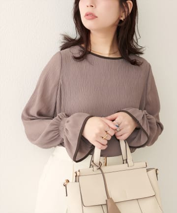 natural couture(ナチュラルクチュール) プリーツパイピングブラウス