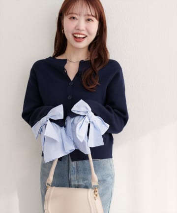 natural couture(ナチュラルクチュール) 【WEB限定】袖口リボンクルーネックカーデ