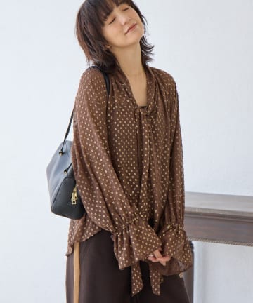 RIVE DROITE(リヴドロワ) 【上品に華やぐ】フォイルドットボウタイブラウス