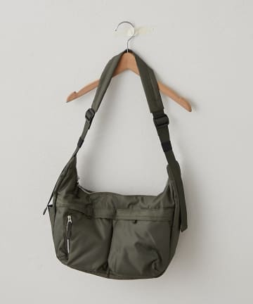 Remind me and forever(リマインドミーアンドフォーエバー) 【収納力抜群！8ポケット！】ムーンショルダーバッグ