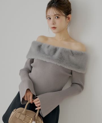 Chico(チコ) ボリュームファーオフショルニット