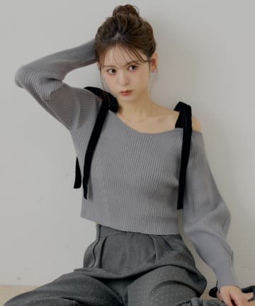 Chico(チコ) 肩リボンオフショルリブニット