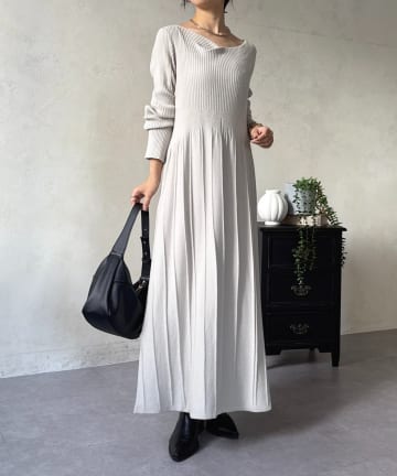 Thevon.(ゼヴォン) ドレープネックリブ切替ニットワンピース
