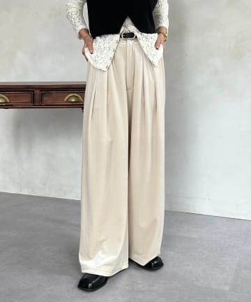 Thevon.(ゼヴォン) 2タックベロアパンツ