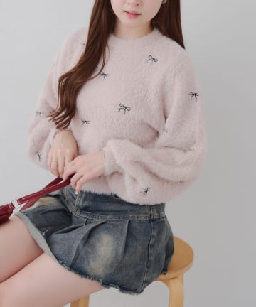 NICE CLAUP / OLIVE des OLIVE OUTLET(ナイスクラップ  / オリーブ デ オリーブ アウトレット) 【RMAF】リボン刺しゅうフェザーニット