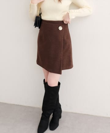 natural couture(ナチュラルクチュール) 【WEB限定】べこべこ釦ラップミニスカート