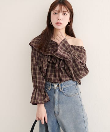 natural couture(ナチュラルクチュール) 【WEB限定】クロスフリルデザインブラウス