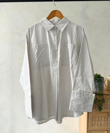 LOCUST(ローカスト) 【着回し力抜群】ブロード＆ストライプビッグカフスオーバーサイズシャツ