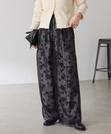 COLLAGE GALLARDAGALANTE(コラージュ ガリャルダガランテ) 【シアーで体型カバー◎】シアーレイヤードフラワー柄パンツ