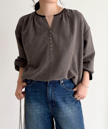 FREDY & GLOSTER(フレディ アンド グロスター) 起毛パイピングギャザーブラウス