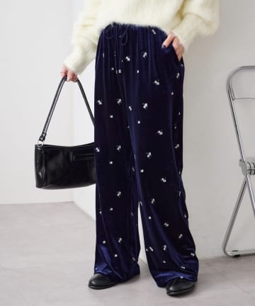 DISCOAT(ディスコート) ベロア刺繍イージーパンツ