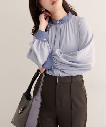 natural couture(ナチュラルクチュール) 【WEB限定】バイカラーデザイン釦ブラウス