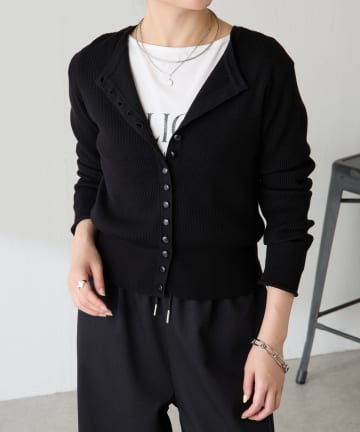 COLLAGE GALLARDAGALANTE(コラージュ ガリャルダガランテ) 【前後２通りで着れる】ラインボタンコンパクトカーディガン