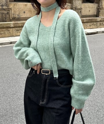 Thevon.(ゼヴォン) チョーカー付きVネックニット