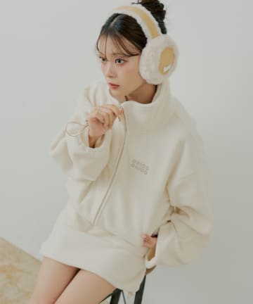 Chico(チコ) 【10/23(木)0時販売】胸ロゴフリーストップス