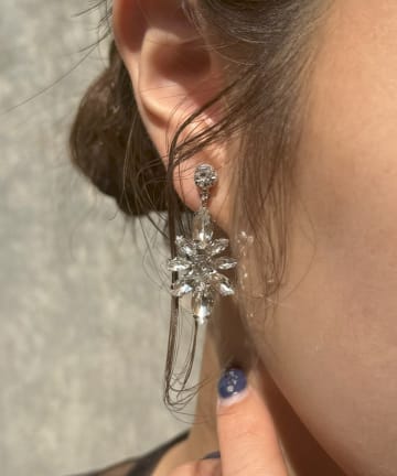 Lattice(ラティス) 【オケージョン】フラワービジューイヤリング