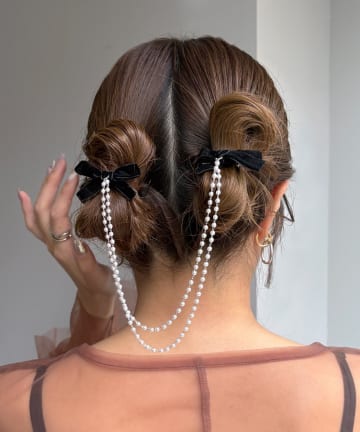 Lattice(ラティス) 【オケージョン】ベロアリボンパールチェーンクリップ