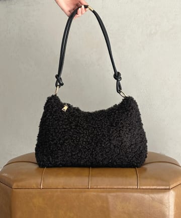 Thevon.(ゼヴォン) プードルボアショルダーバッグ