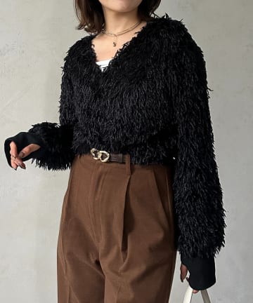 Thevon.(ゼヴォン) フェザーVネックプルオーバー