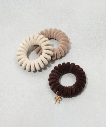 リボンチャーム付きフロッキーコイルポニー3個セット