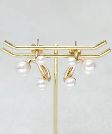 パール付デザインピアス