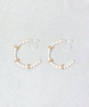 3COINS(スリーコインズ) パールフープ樹脂イヤリング