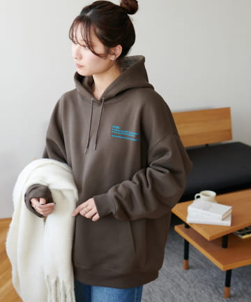 DISCOAT(ディスコート) 【WEB限定】ミニ刺繍ロゴ裏起毛フーディ