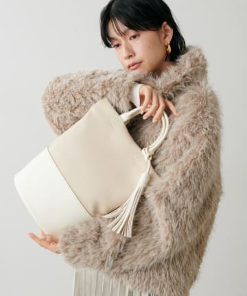 LARUTA(ラルータ) タッセル付きバケツ2WAYバッグ