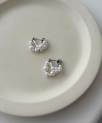 CAPRICIEUX LE'MAGE(カプリシュレマージュ) 〈GOLDY/ゴールディ〉ツブパールピアス