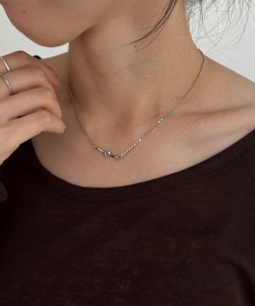 〈GOLDY/ゴールディ〉ノットバーネックレス