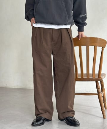 CPCM(シーピーシーエム) ピグメントツイルワイドタックパンツ